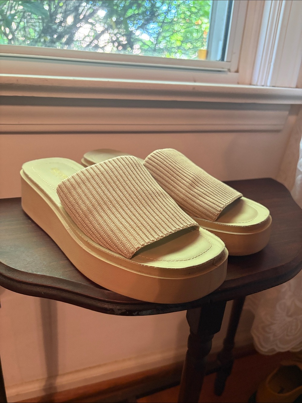 Women’s Cream Ribbed Slide Platform Sandals cushionaire memory foam
